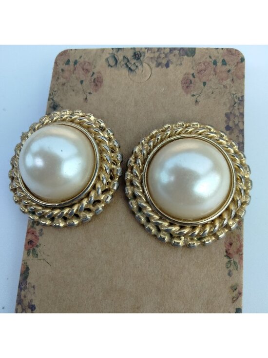 Bling Rescue Jewelry - Gold Tone Faux Pearl Earrings Vintage Cabochon Pierced Post